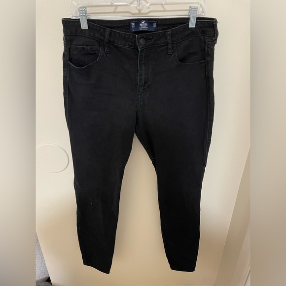 Hollister Denim - ✨Women’s Black Hollister Jeans Size 15R